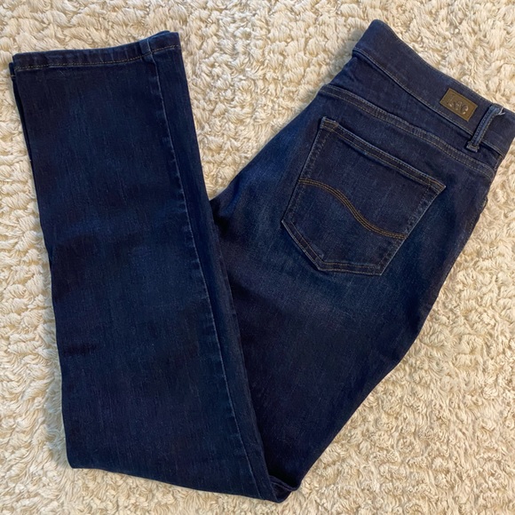 Lee Women’s Size 12 Reg Fit Mid Rise Straight Leg Flex Motion Dark Indigo Jeans - Picture 4 of 6
